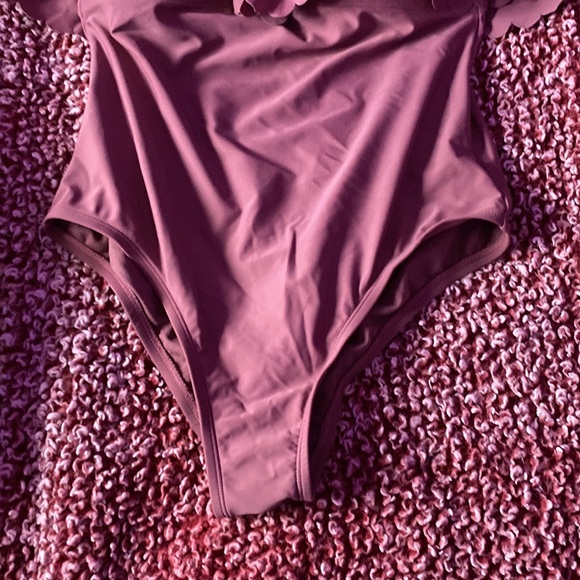 One piece swim suit - Picture 3 of 5